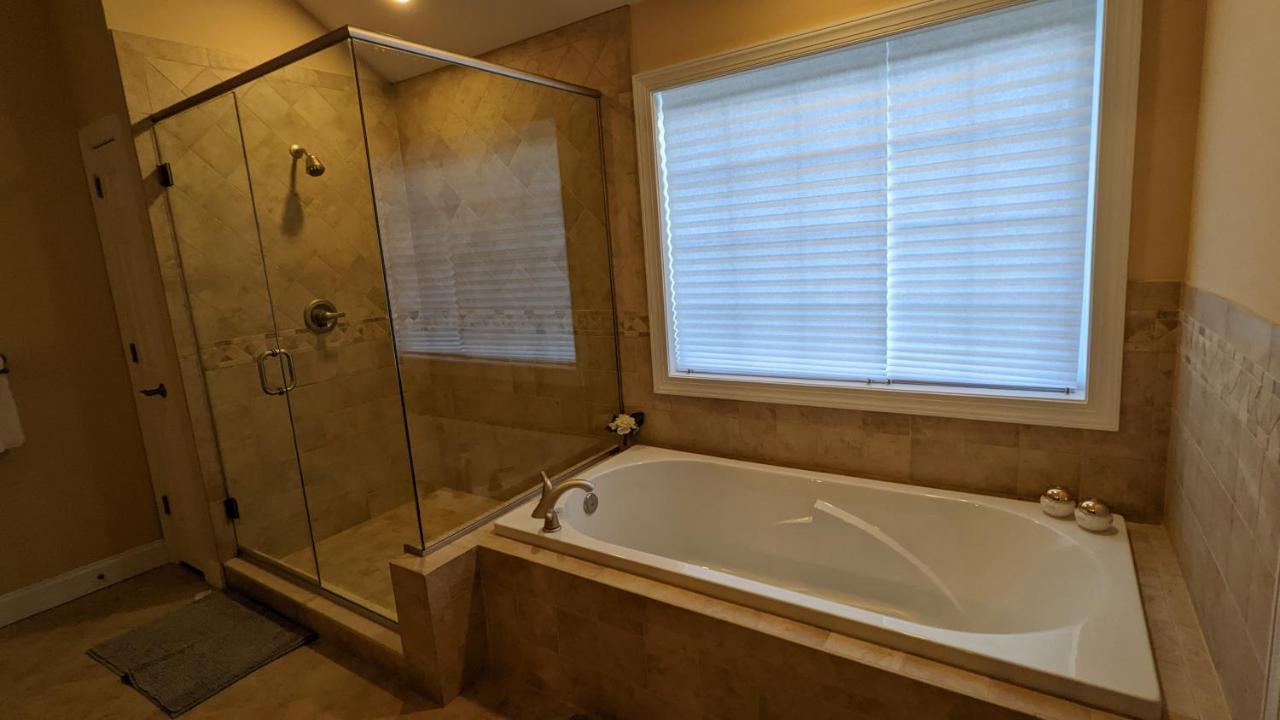 Luxury 4 Bedroom House In Pocono Mountains In Golf Course Near Tobyhanna