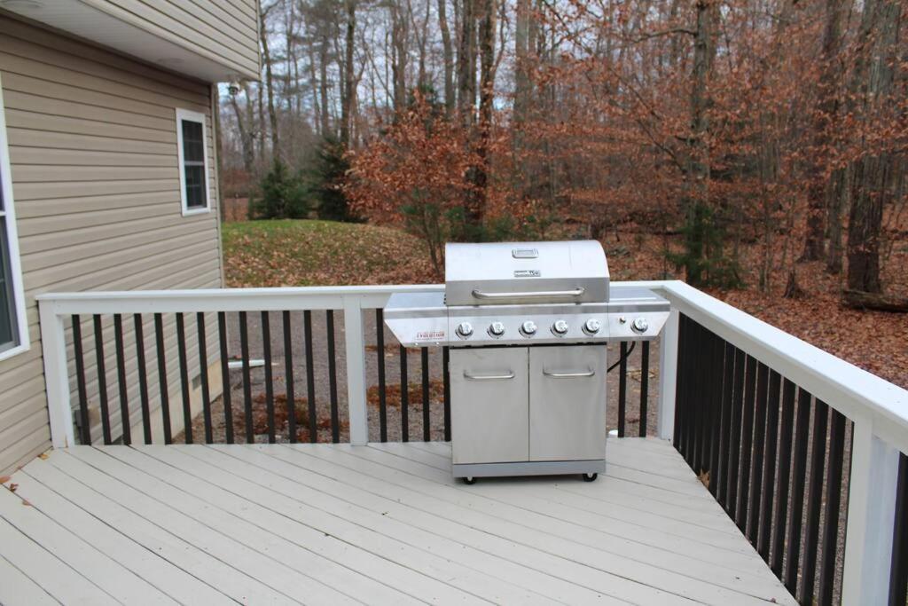 Luxury 4 Bedroom House In Pocono Mountains In Golf Course Near Tobyhanna