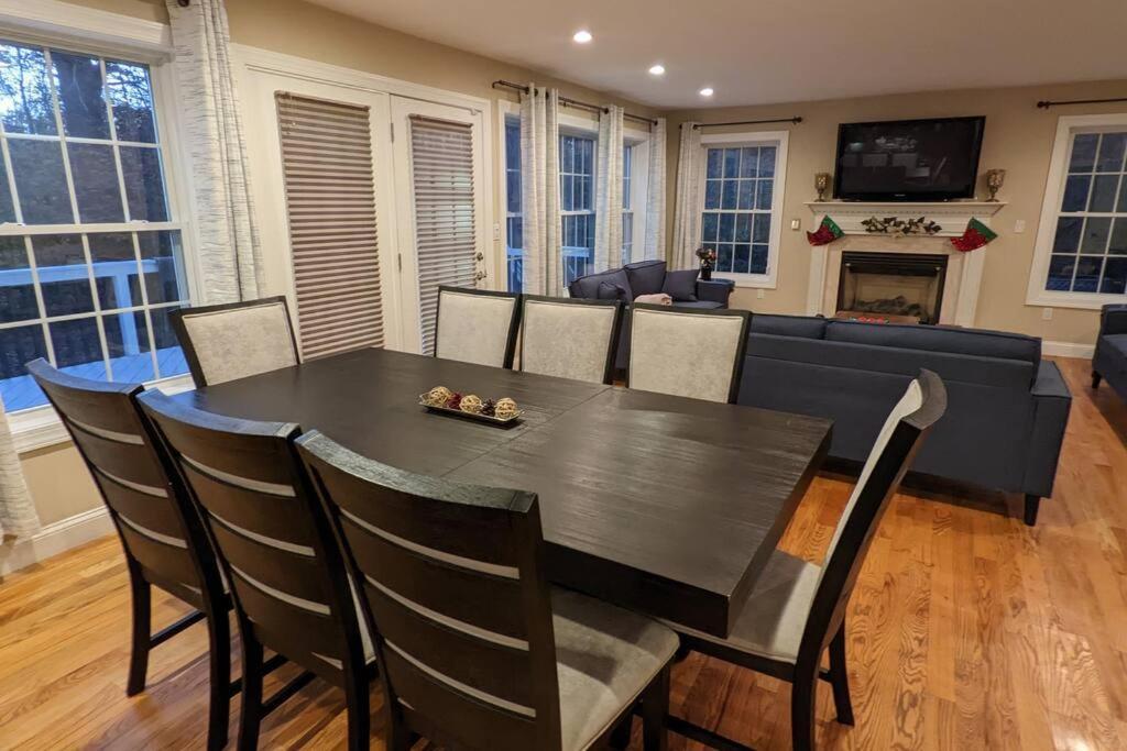 Luxury 4 Bedroom House In Pocono Mountains In Golf Course Near Сasa de vacaciones