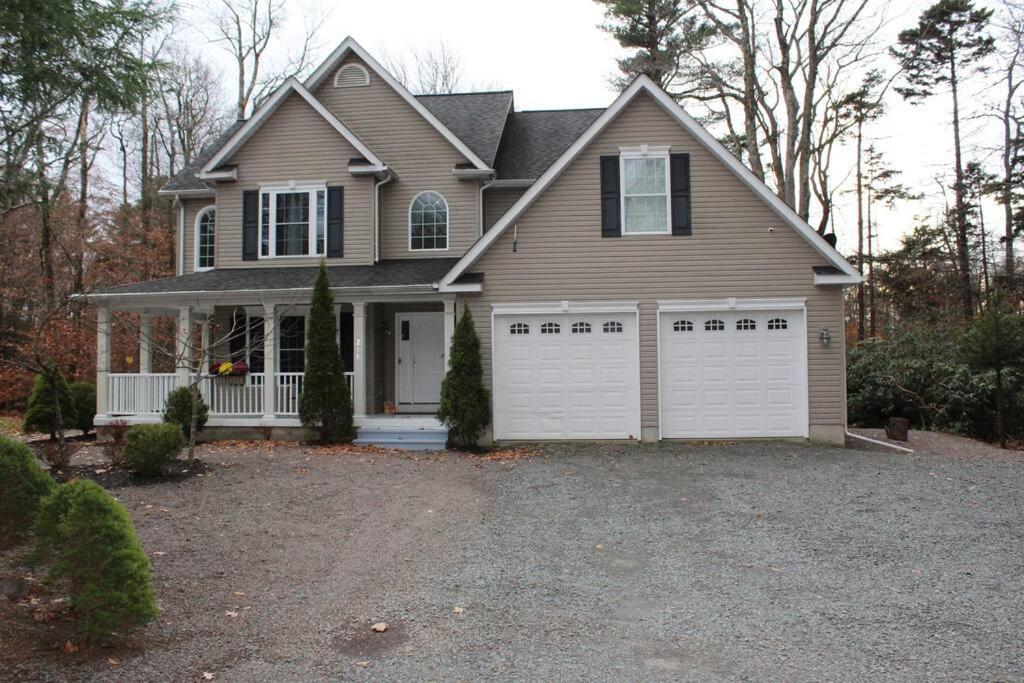 Сasa de vacaciones Luxury 4 Bedroom House In Pocono Mountains In Golf Course Near